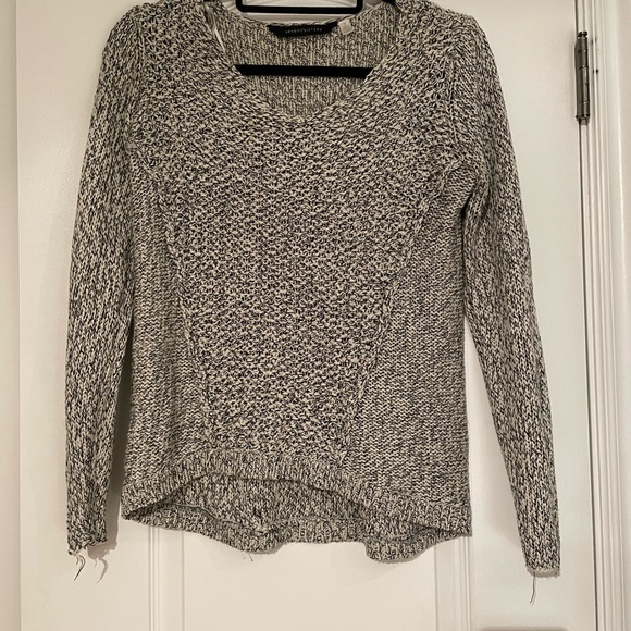 Size small salt and pepper cable knit sweater - Picture 2 of 5